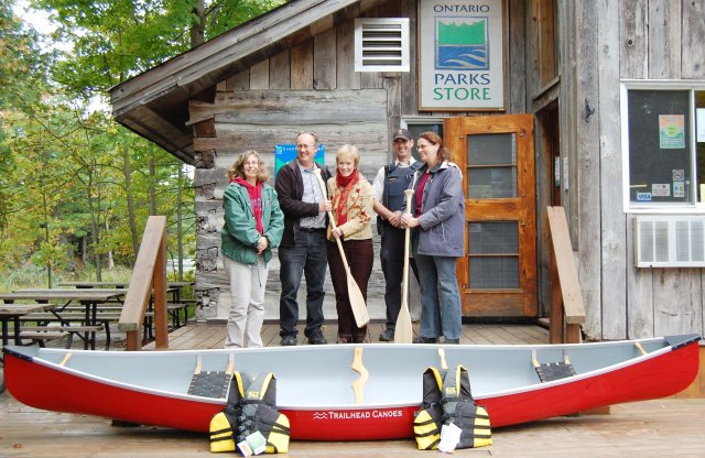 Above, from left: Cindy Deachman, Friends treasurer; Michael and Kerry-Anne Cartile, raffle winners; Chris Jones, Park Warden; and Stephanie Gray, Friends president.